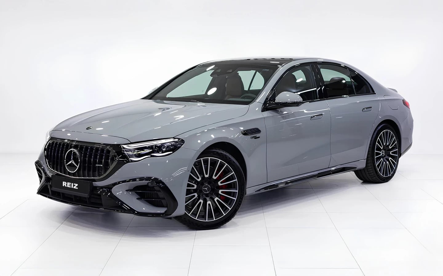 Închiriază Mercedes-Benz  E Class în Lviv